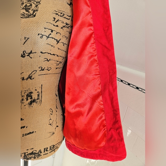 Graff by UM Company Embroidered Red Open Front Casual Vest - Picture 5 of 16